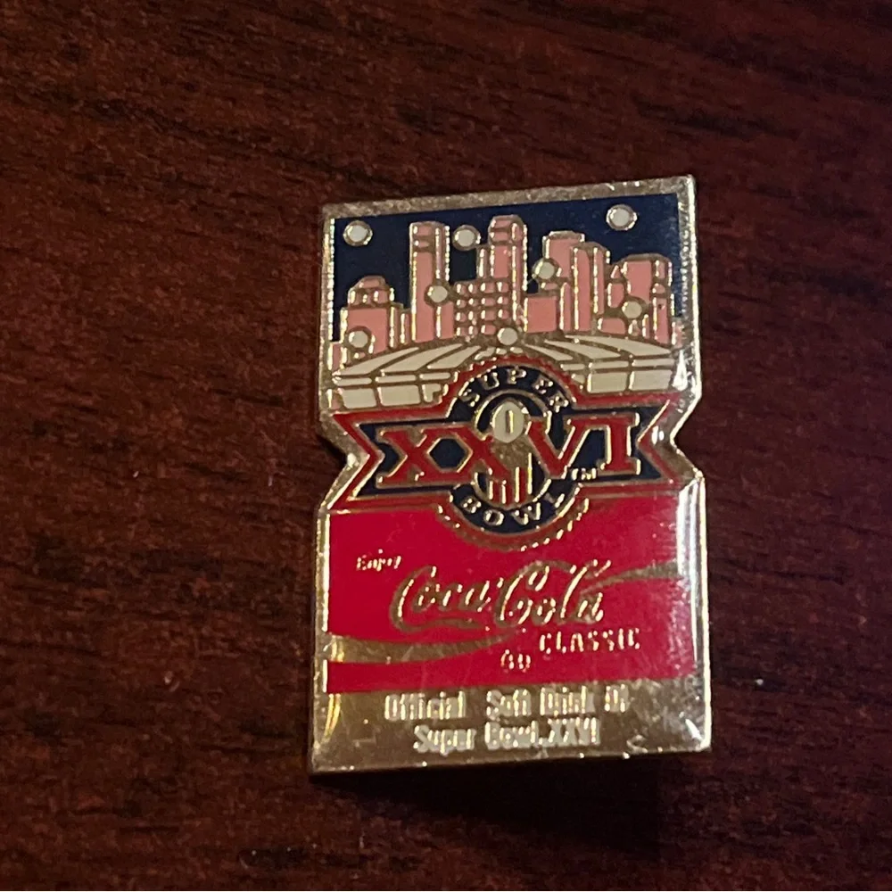 Vintage Coca-Cola Coke Super Bowl XXVI NFL Football Lapel Pin‎